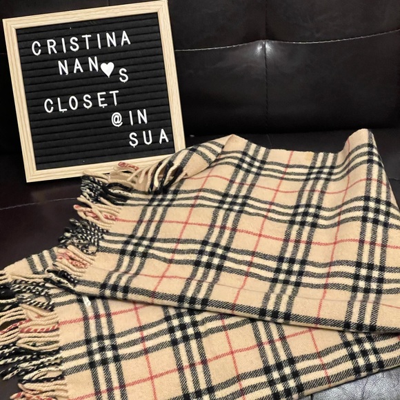 Burberry mini blanket/shawl - Picture 7 of 8
